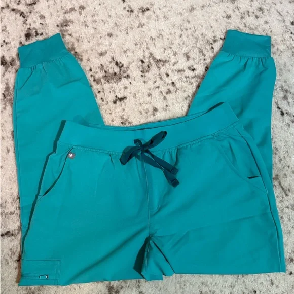 EUC. Figs oasis set. M Catarina top. MP Zamora pants. - Picture 4 of 5